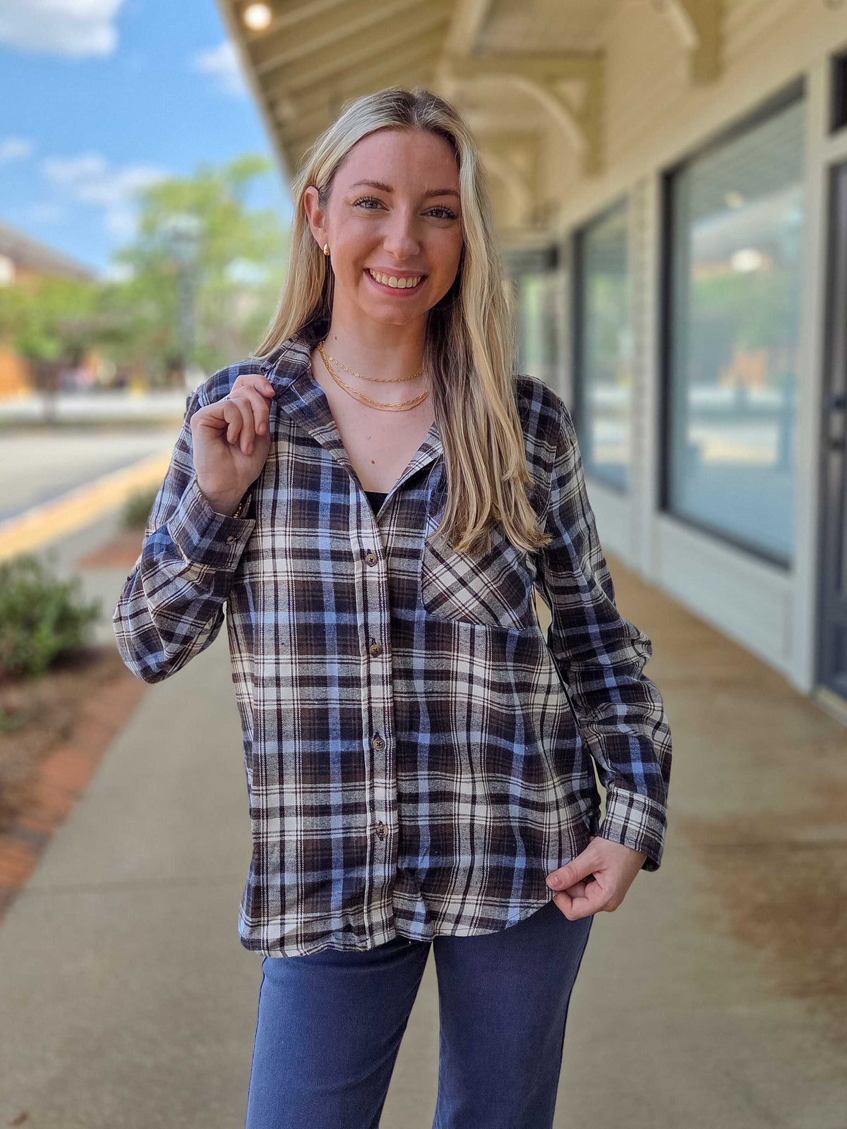 Women’s Plaid Button Up Shirt – Long Sleeve Relaxed Flannel
