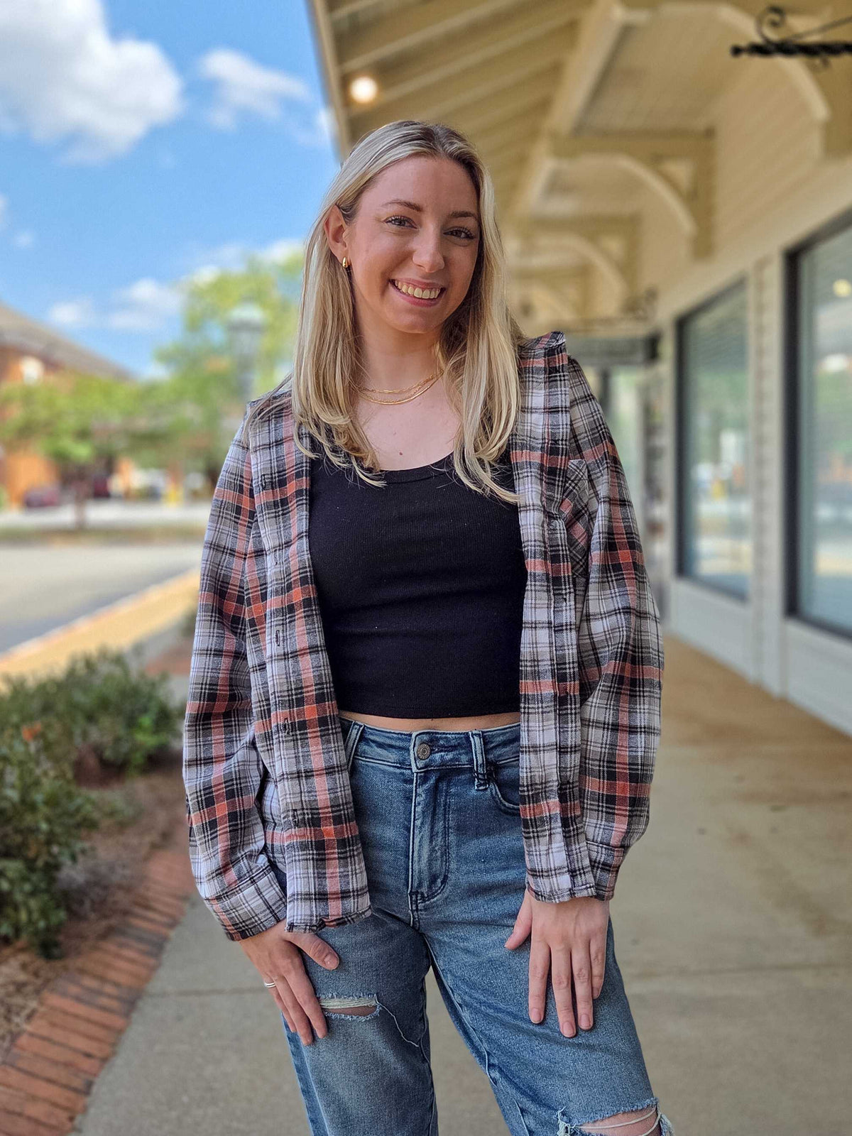 Women’s Plaid Button Up Shirt – Long Sleeve Relaxed Flannel