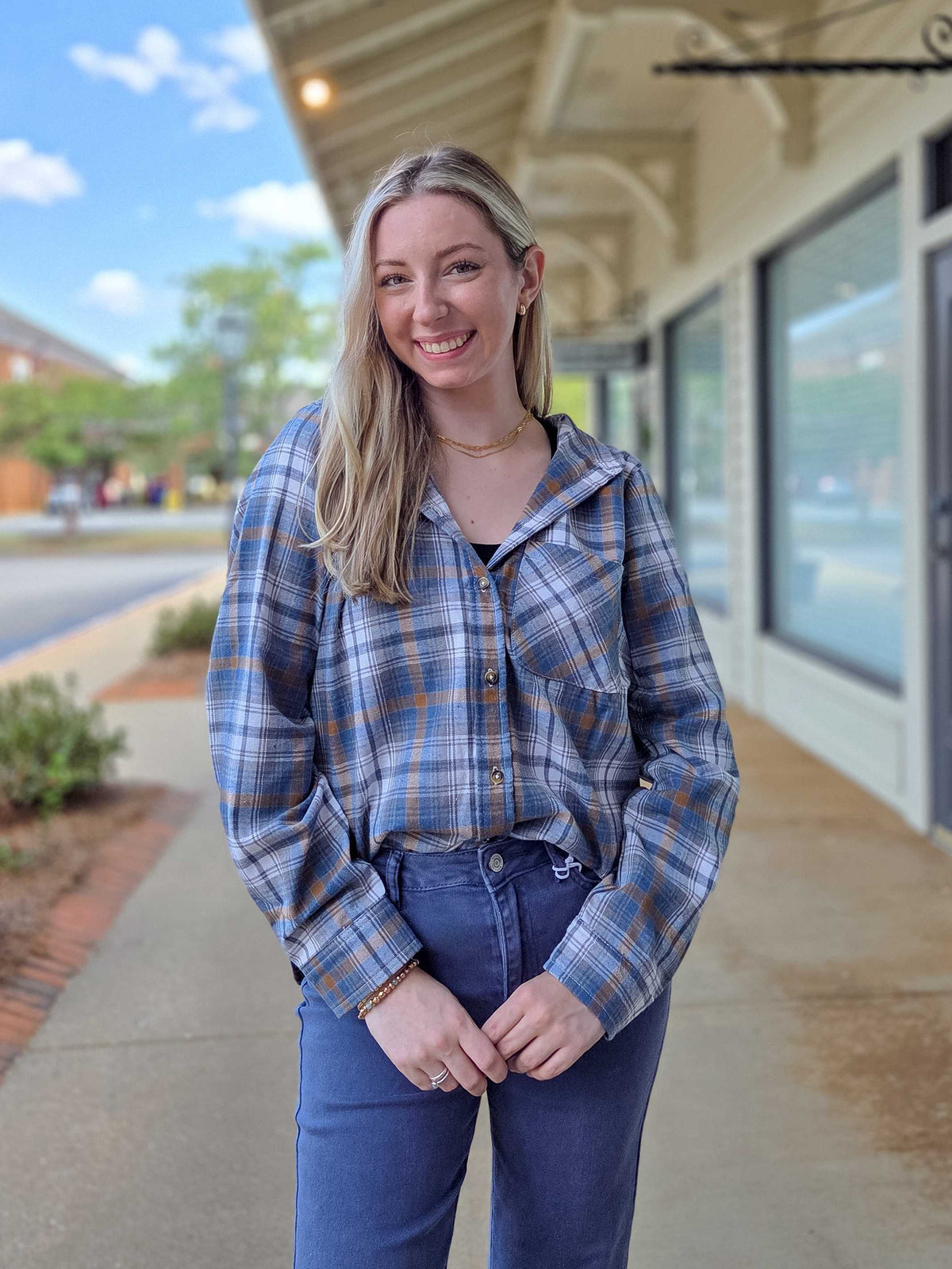Women’s Plaid Button Up Shirt – Long Sleeve Relaxed Flannel