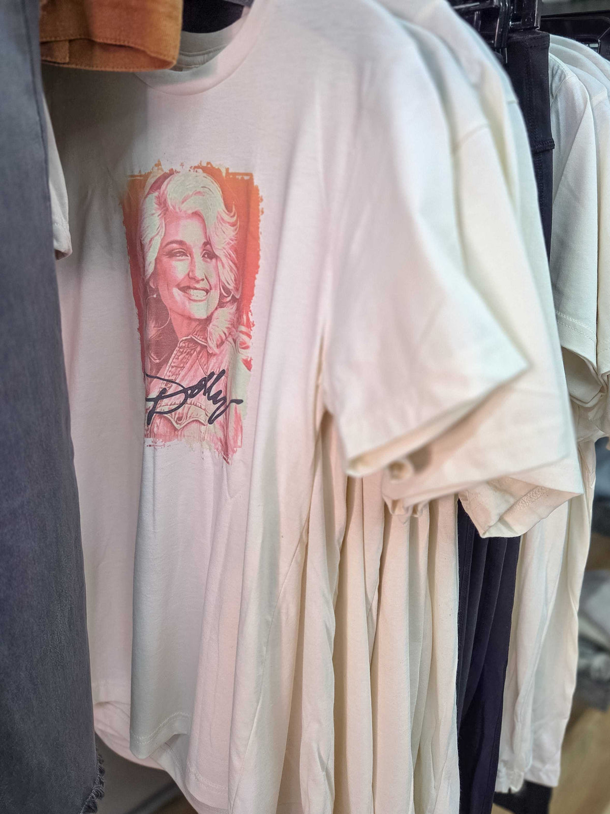 Dolly Sunset Signature Graphic Tee