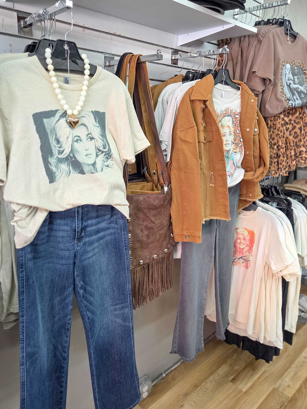 Dolly Vintage Portrait Graphic Tee