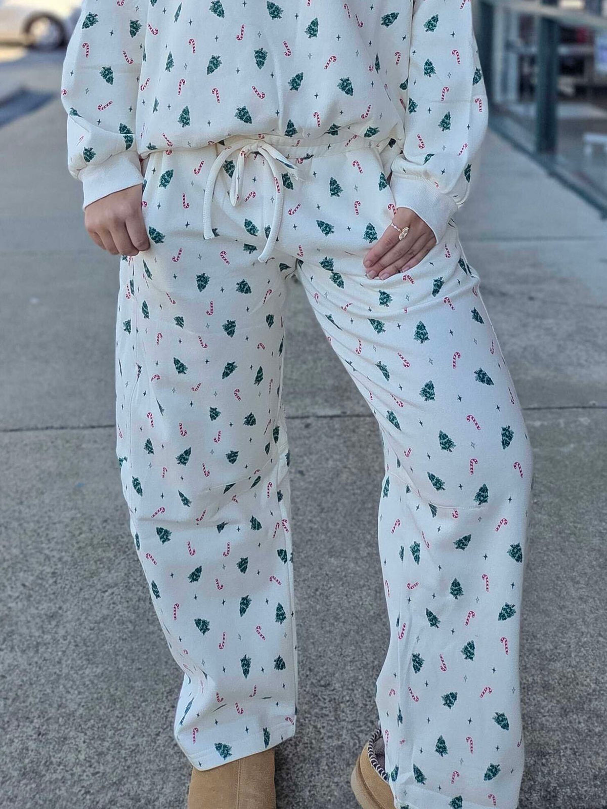 Christmas Tree & Candy Cane Print Wide Leg Lounge Pants – Ivory